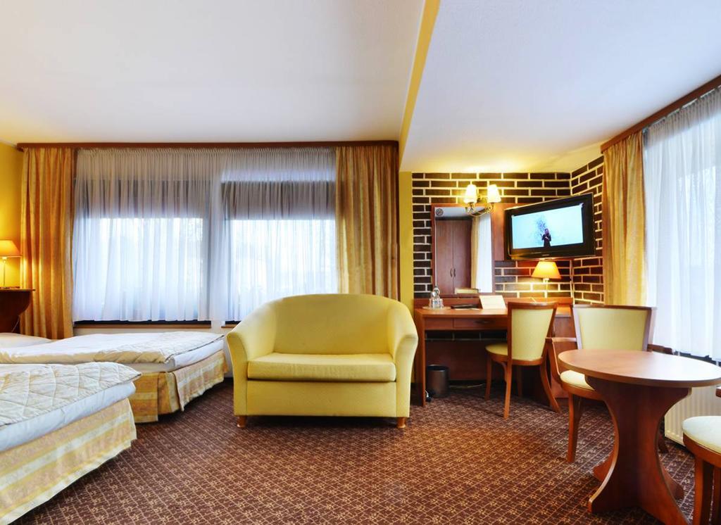 Hotel Astra Tajemniczy Ogrod Poznań Eksteriør billede