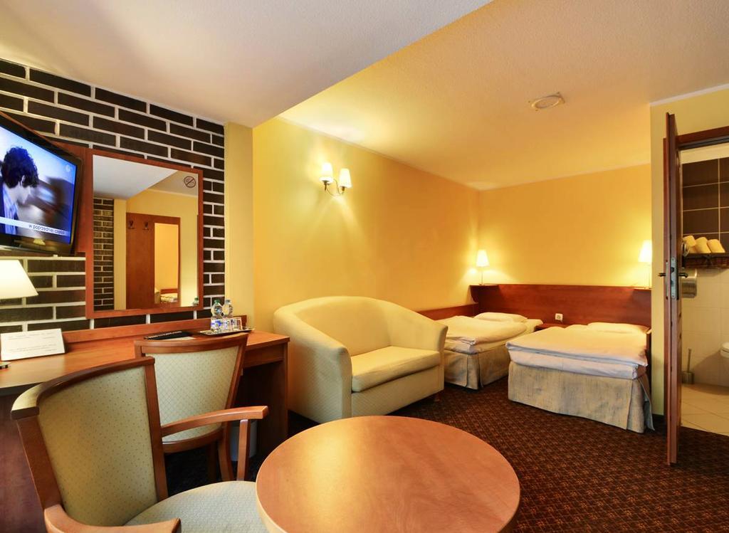 Hotel Astra Tajemniczy Ogrod Poznań Eksteriør billede