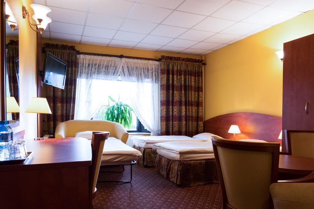 Hotel Astra Tajemniczy Ogrod Poznań Eksteriør billede