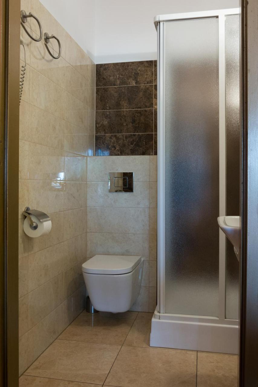 Hotel Astra Tajemniczy Ogrod Poznań Eksteriør billede