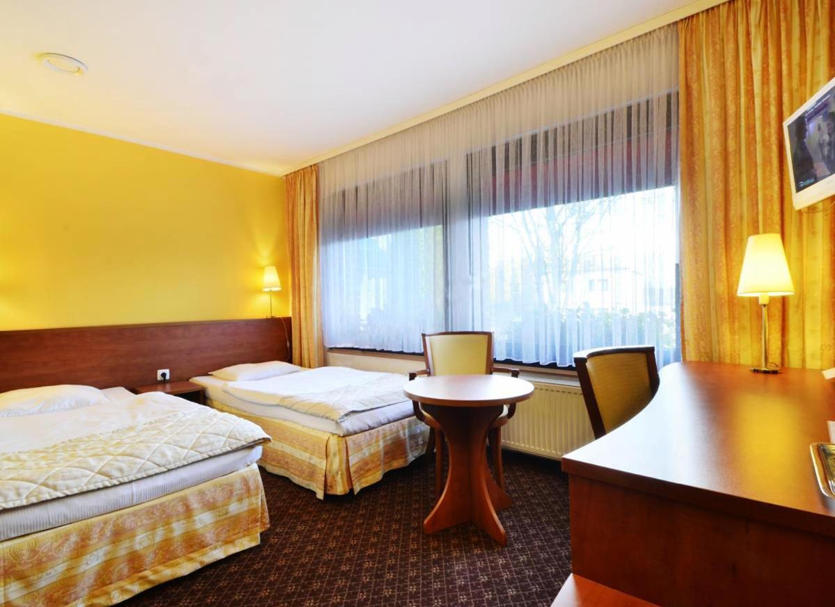 Hotel Astra Tajemniczy Ogrod Poznań Eksteriør billede