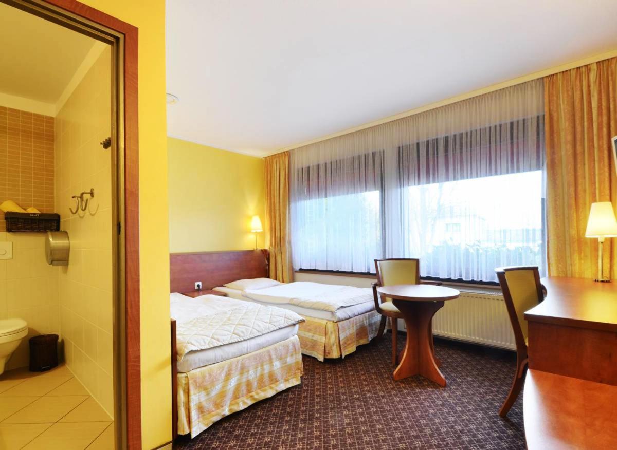 Hotel Astra Tajemniczy Ogrod Poznań Eksteriør billede